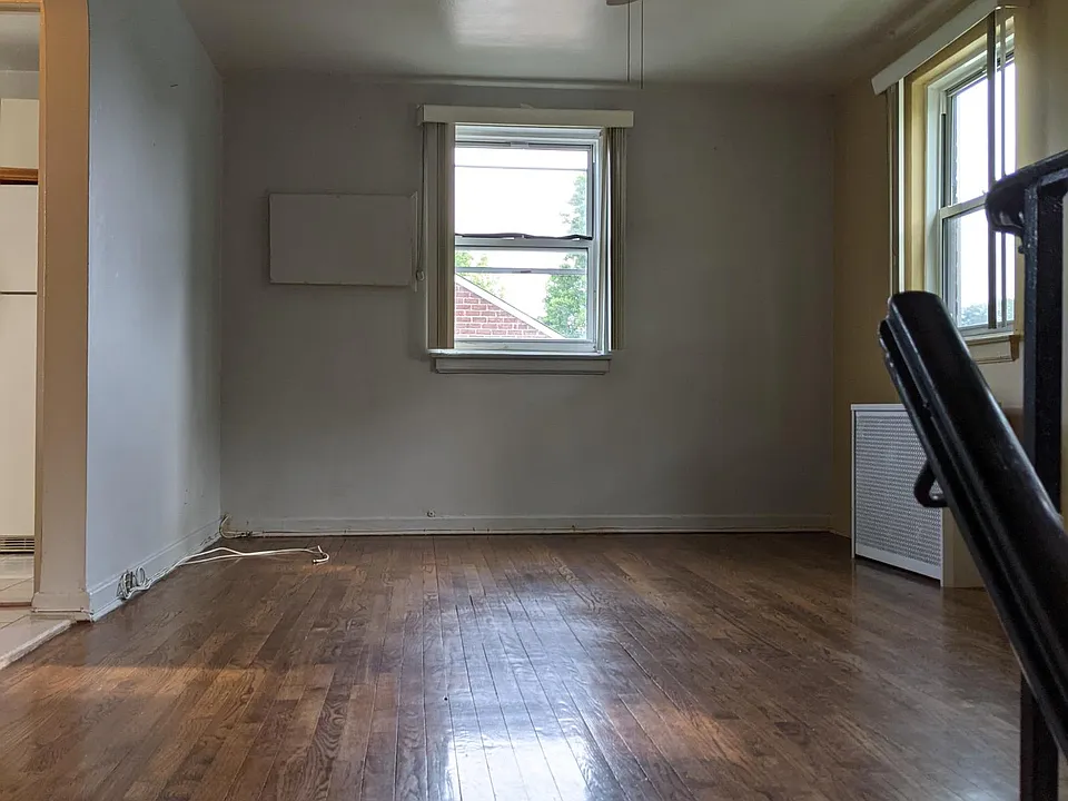living room hard wood floors ceiling fan