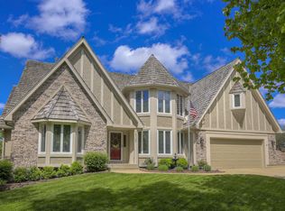 12107 Ballentine St, Overland Park, KS 66213