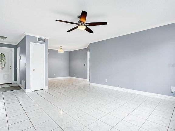 3rd image of 6418 Voltaire Dr