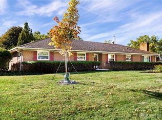 160 Ashford Dr, Dayton, OH 45459