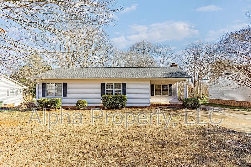 1st image of 203 Willow Branch Dr