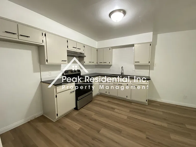 1120 Morton Ct — Photo 11