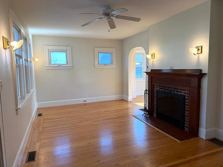 34 Caswell Ave — Photo 7