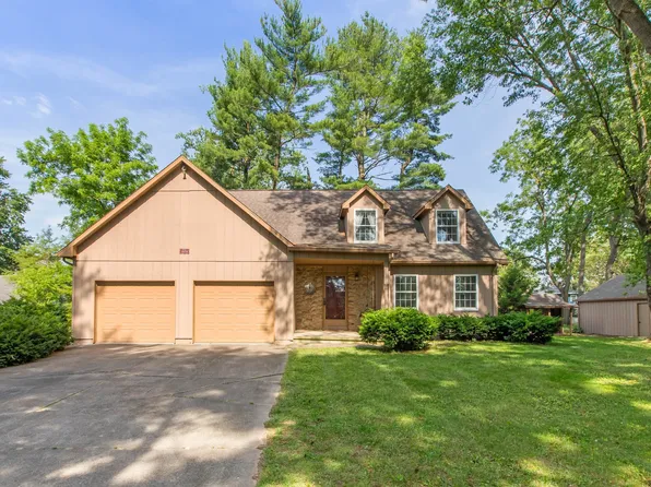 1221 S Poplar St, Seymour, IN 47274