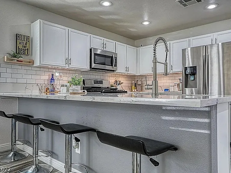6080 Saint Petersburg Dr — Photo 9
