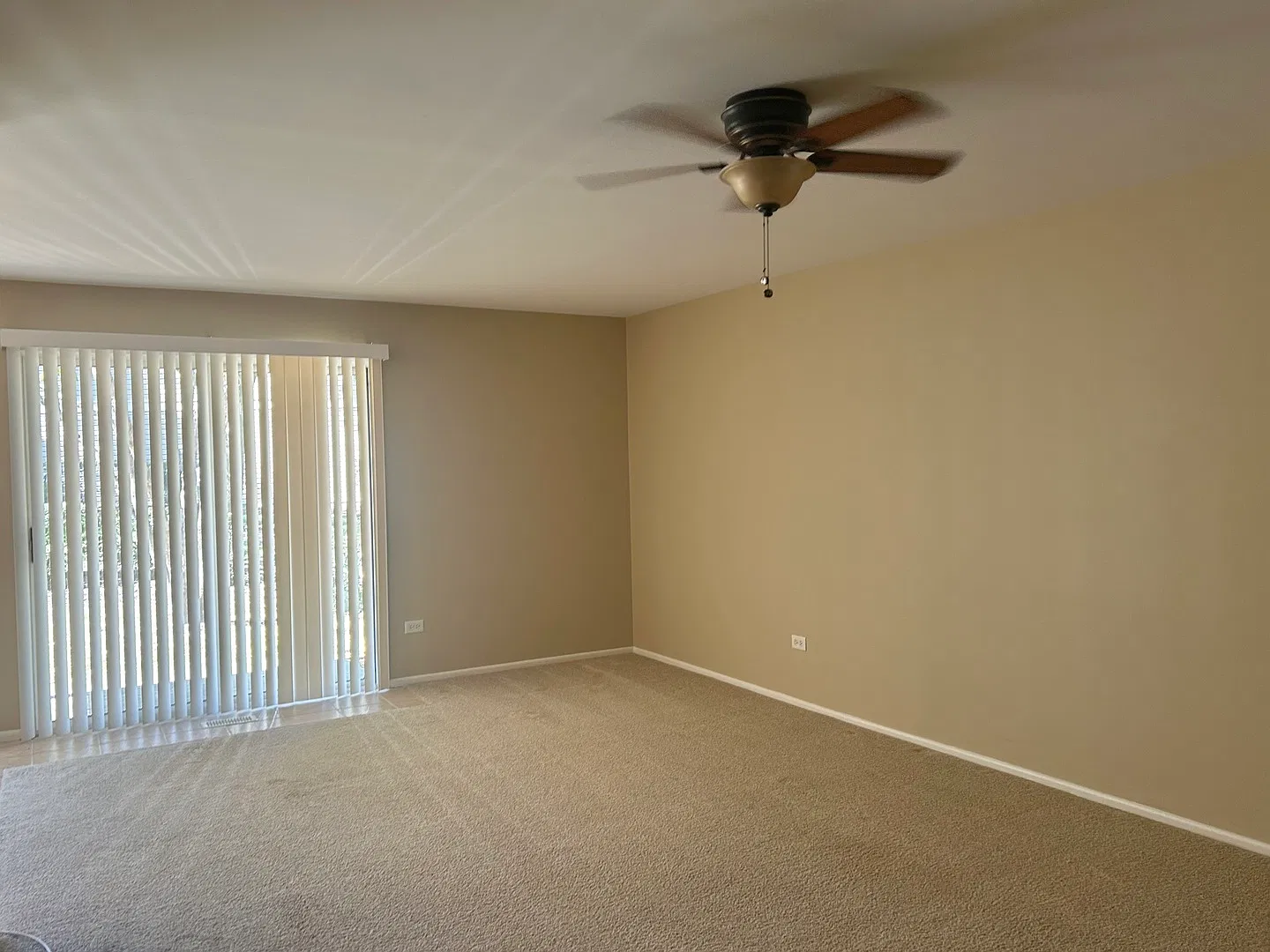 1 bed, 900 sqft, $1,900 — Photo 2