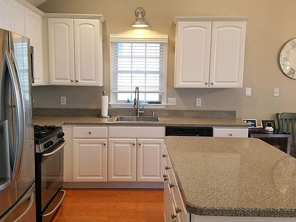 5th image of 2730 Wesley Ave #2