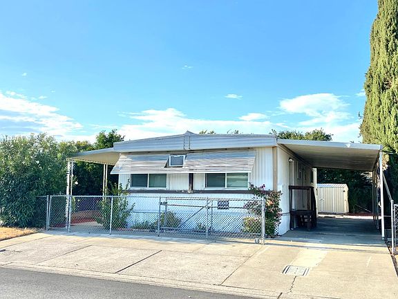 2nd image of 8670 Beauxart Cir