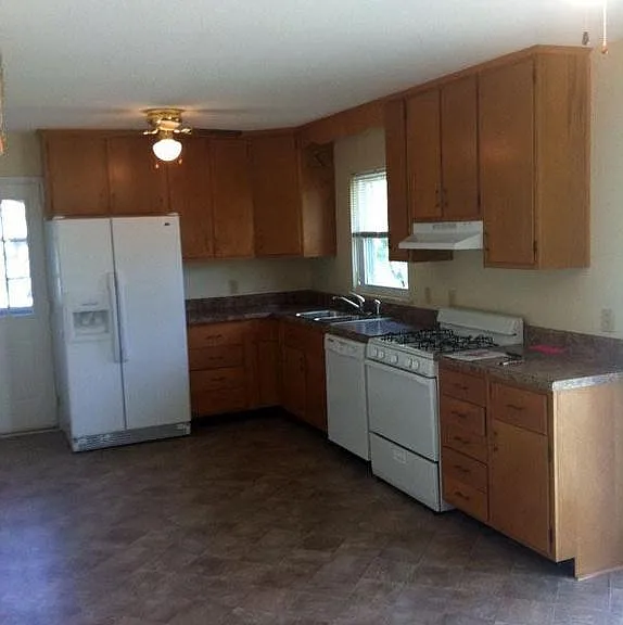 1340 Mimosa Dr — Photo 6