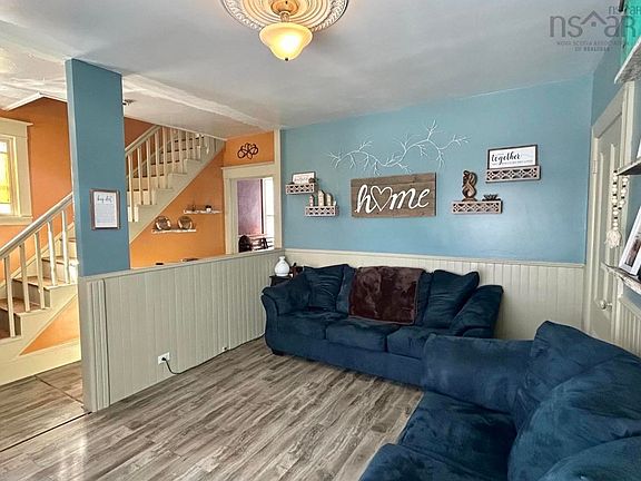 5th image of 55 View St