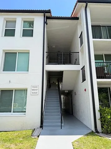 3 bed, 2.0 bath, $2,650 — Photo 2
