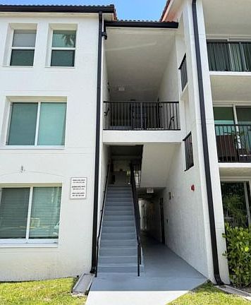2nd image of 317 Villa Cir