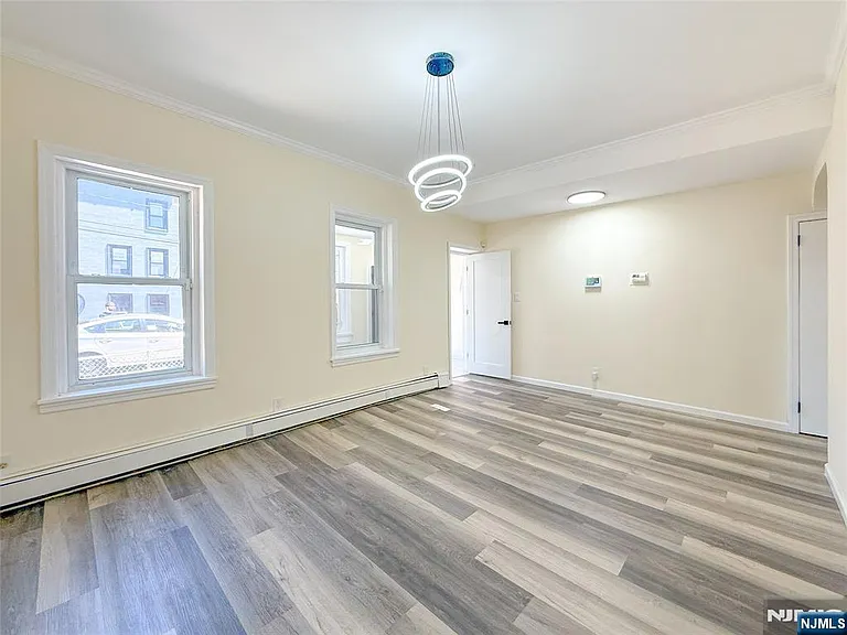 244 Lincoln Ave — Photo 4