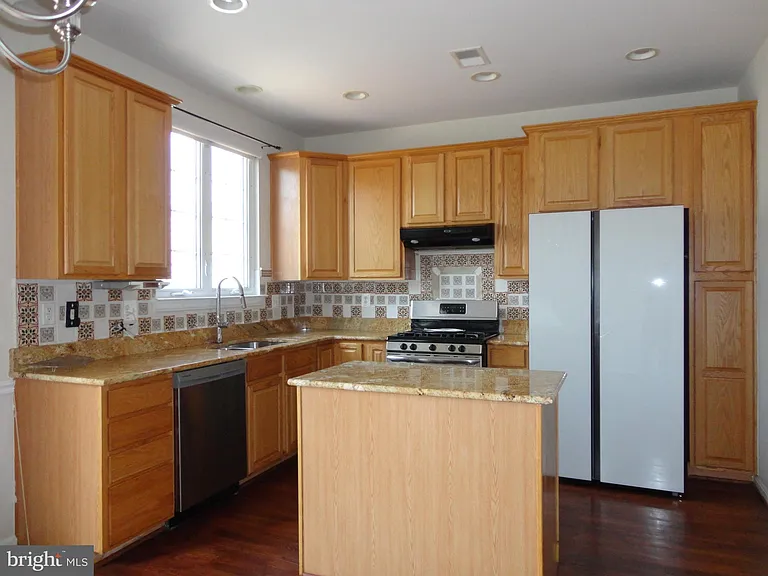24699 Kings Canyon Sq — Photo 15