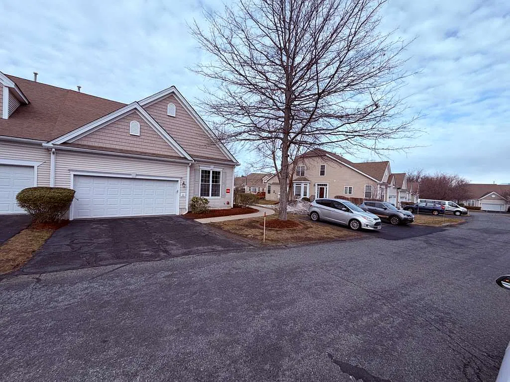 3 bed, 2.5 bath, 3105 sqft, $3,500 — Photo 2