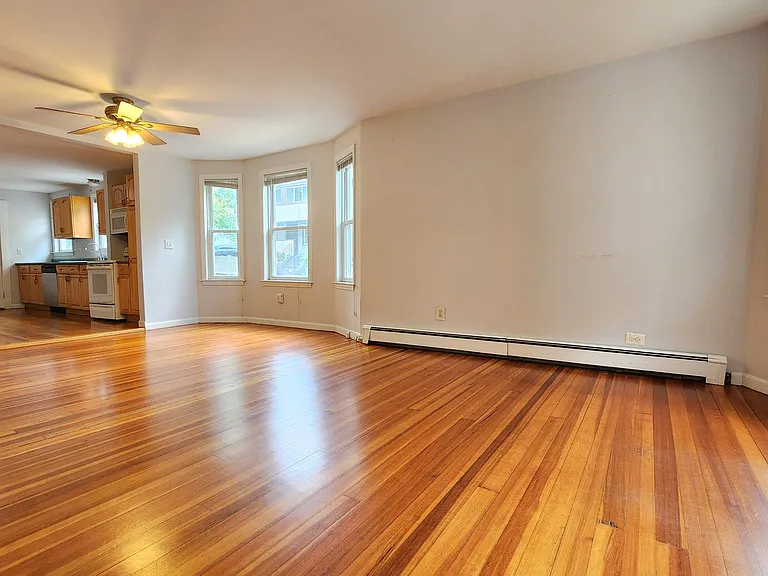 82 Fairview Ave — Photo 4