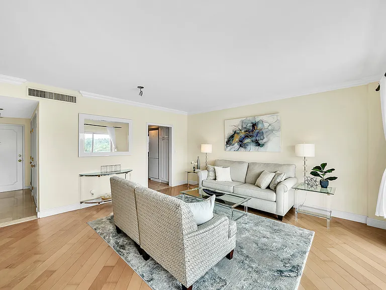 250 N Bradley Pl #402 — Photo 24