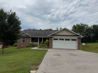 560 Academy Dr, Seymour, TN 37865