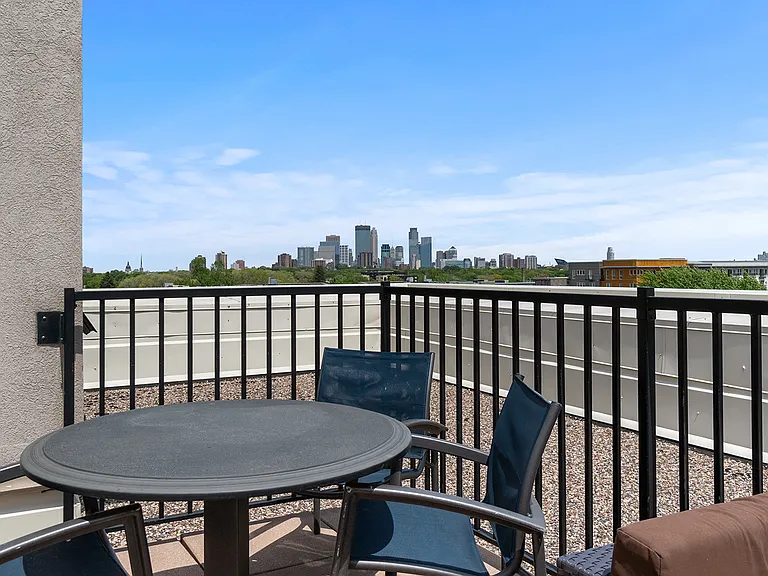 Buzza Lofts of Uptown — Photo 19