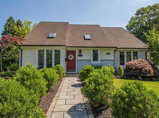 296 Lakeview Ave E, Brightwaters, NY 11718