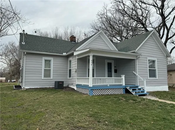 604 S Olive St, Holden, MO 64040