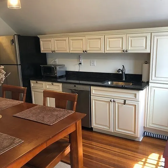 3 Guernsey St #3 — Photo 35