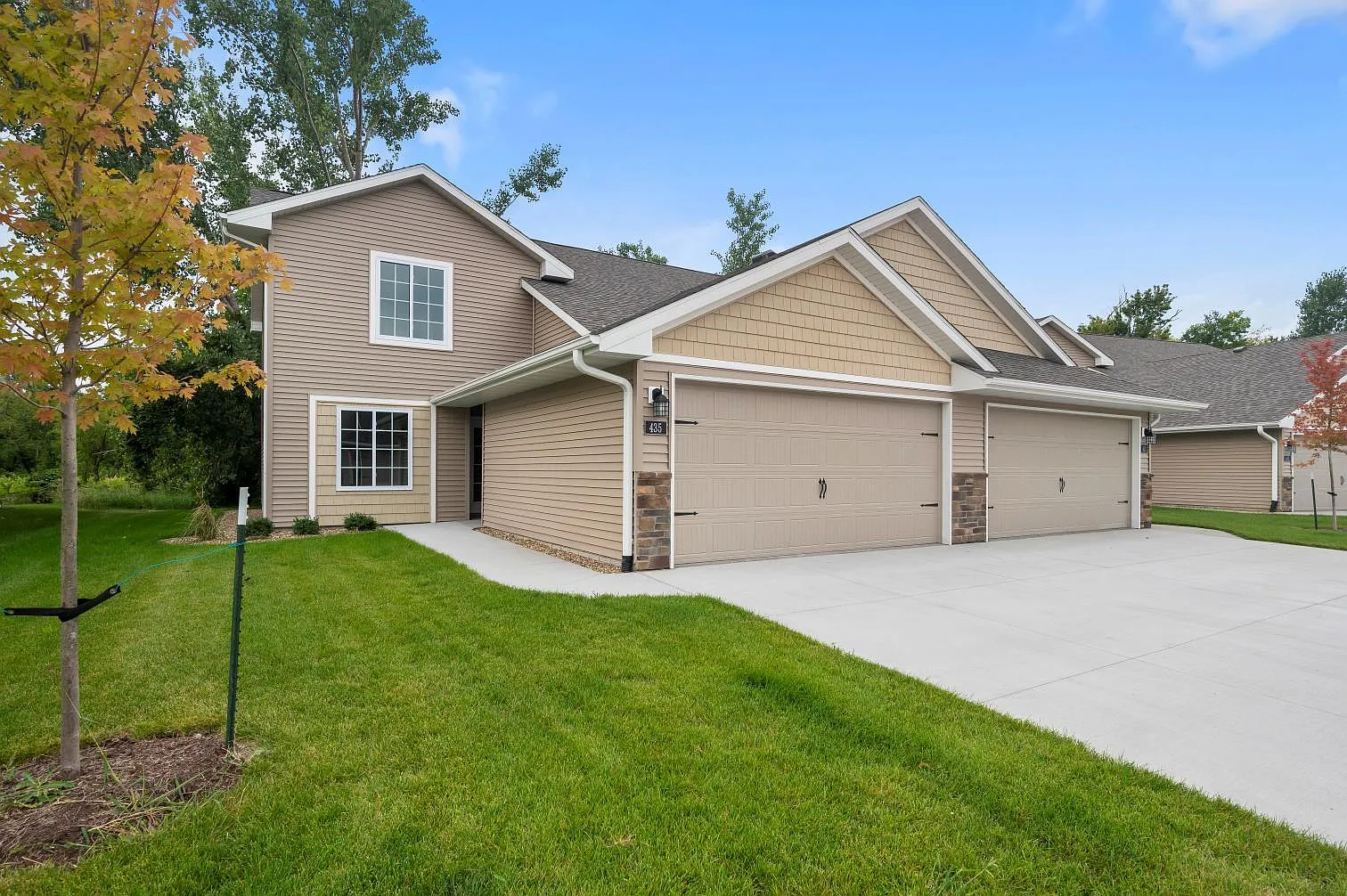 430 Cimarron Dr — Photo 1