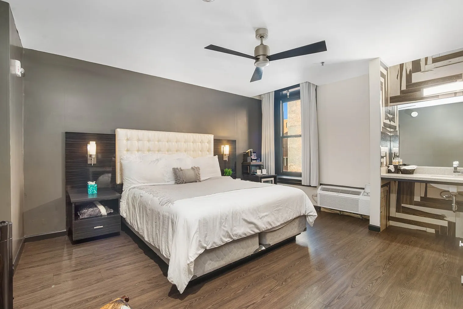 1 bed, 1.0 bath, 269 sqft, $2,719 — Photo 2