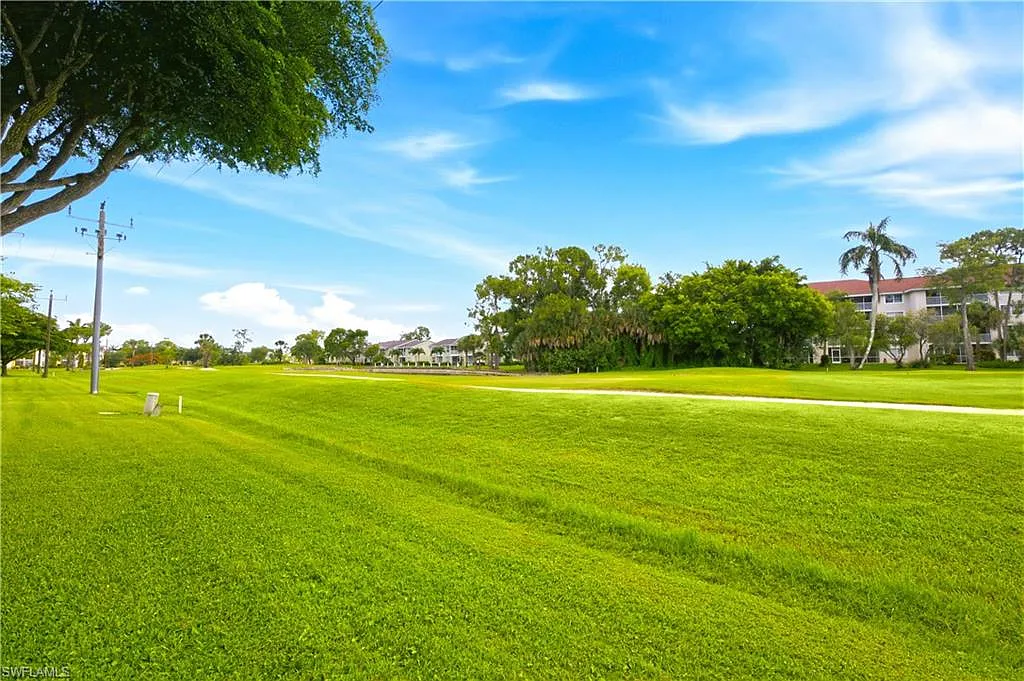 2 bed, 2.0 bath, 1200 sqft, $1,800 — Photo 3