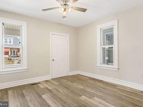 4th image of 211 Fulton St