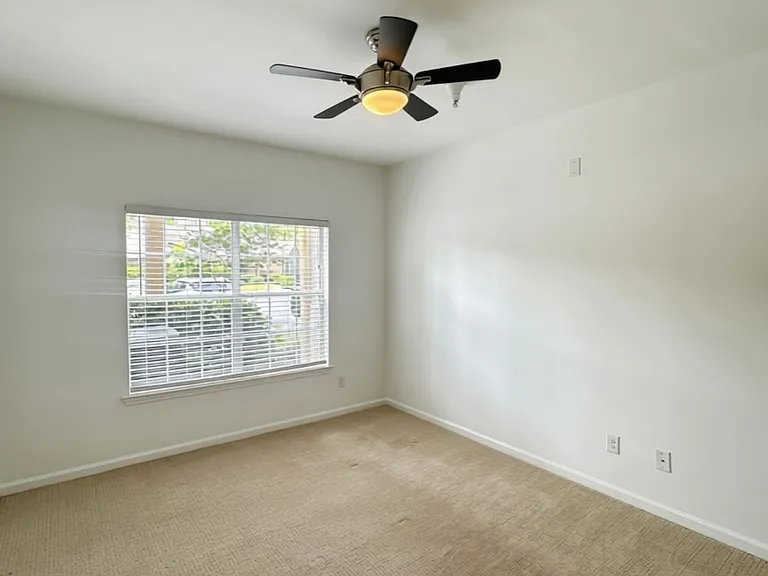 1104 Walden Park Dr — Photo 18