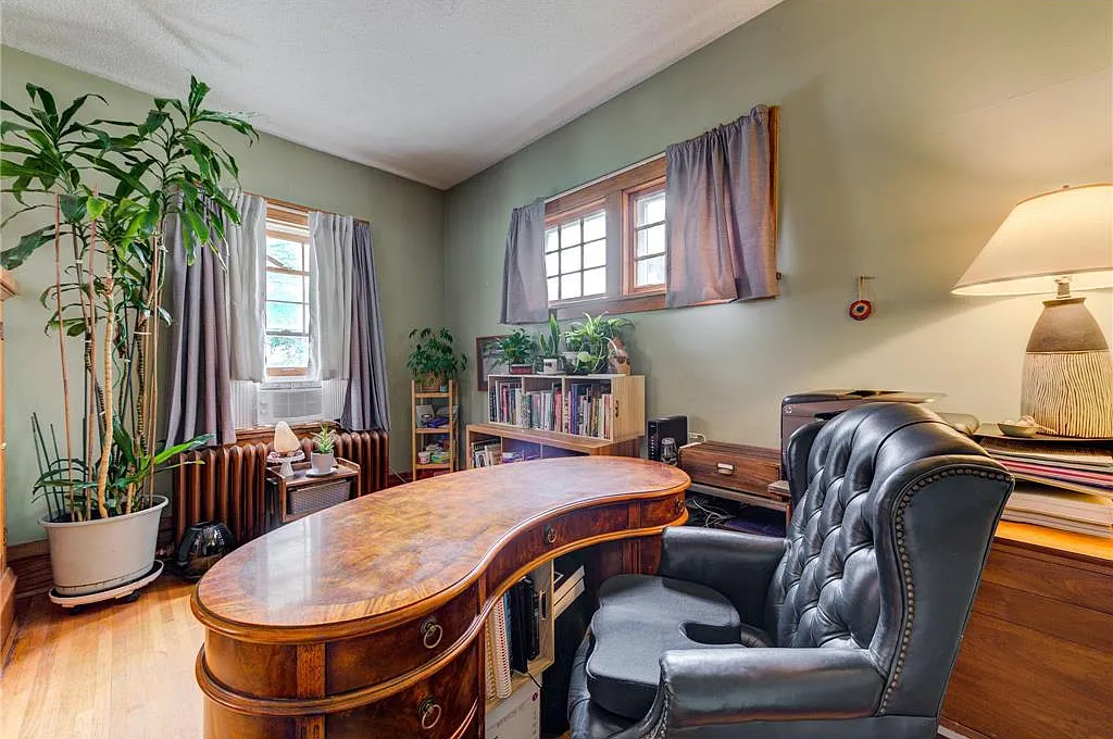 6 bed, 3461 sqft, $3,400 — Photo 4