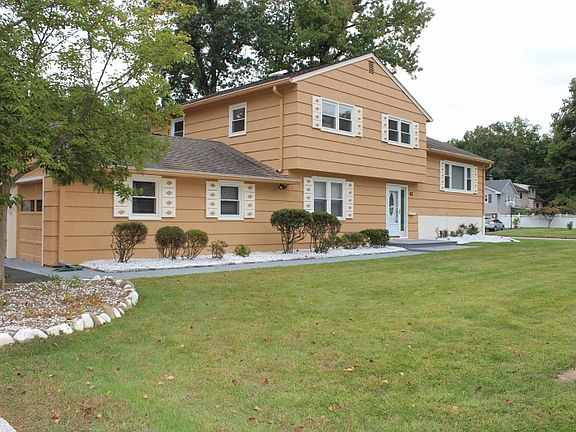 3rd image of 42 Aldom Cir