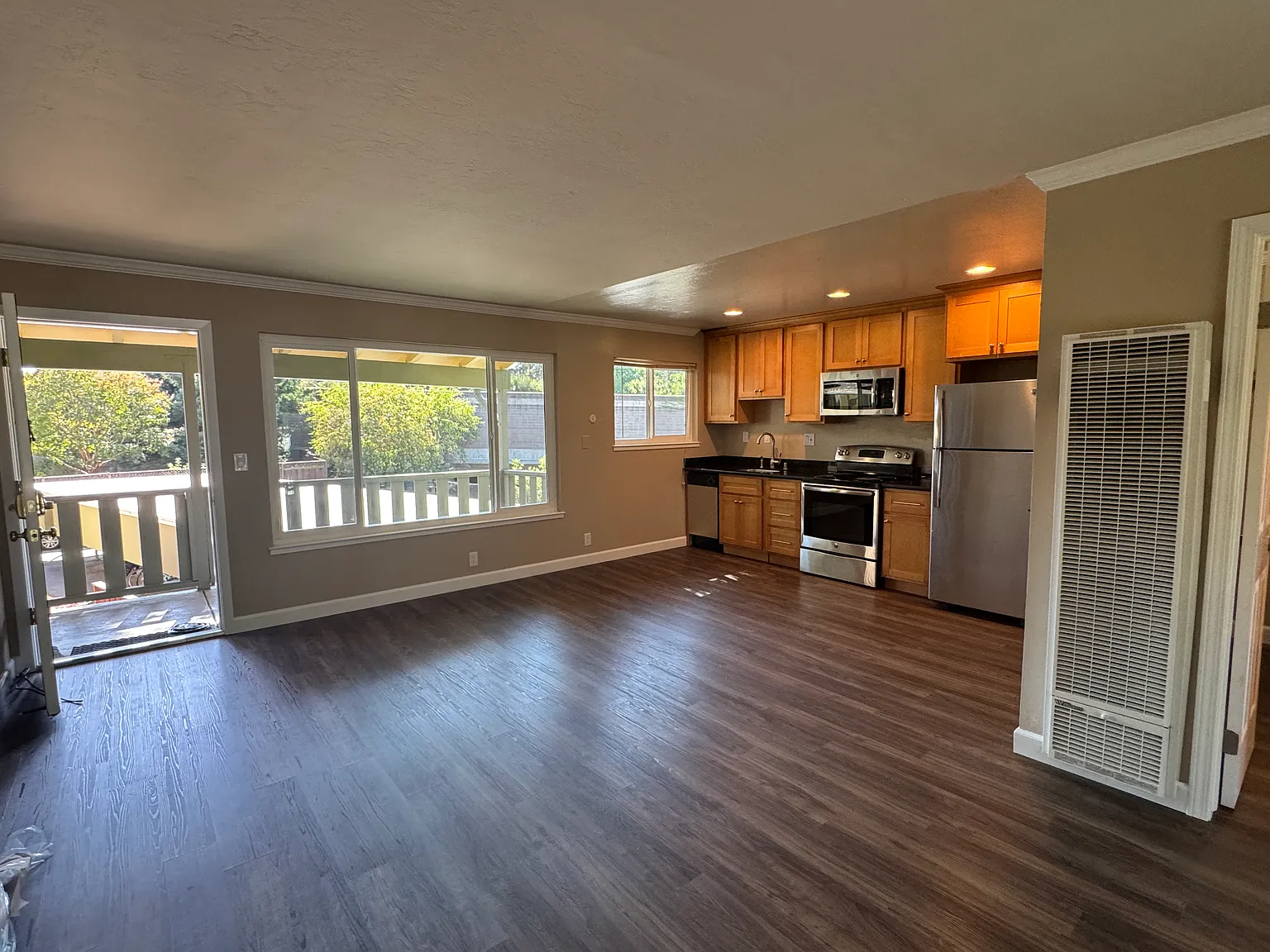 Studio, $2,780 — Photo 2