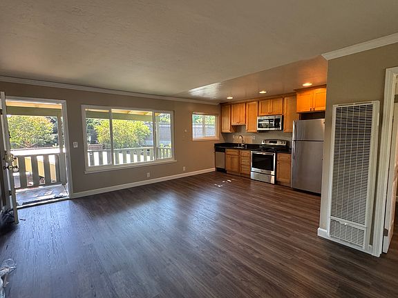 2nd image of 30 Gladys Ct APT 2-F