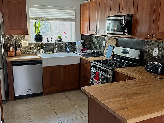 3rd image of 508 W Sycamore Cir