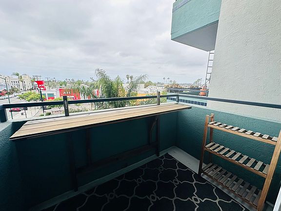 4th image of 2828 University Ave Unit 303