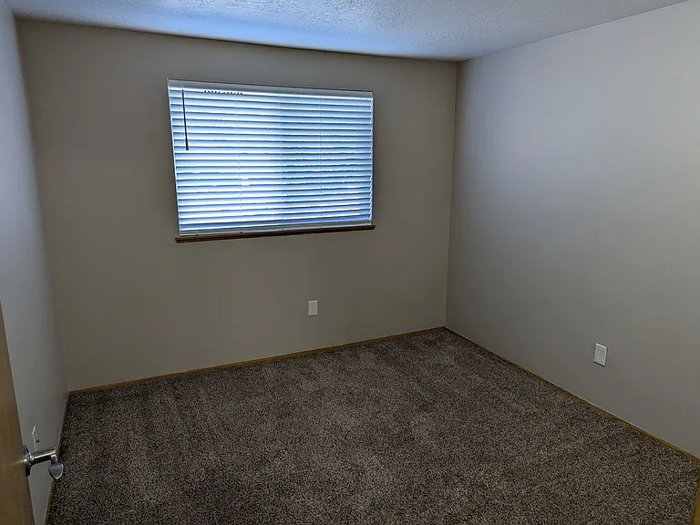 Silverwood Apartments — Photo 114
