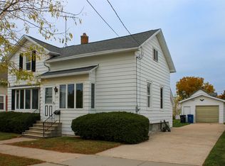 832 W 5th Ave, Oshkosh, WI 54902