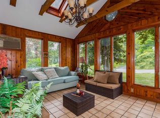 6 Casper Creek Rd, Poughkeepsie, NY 12603