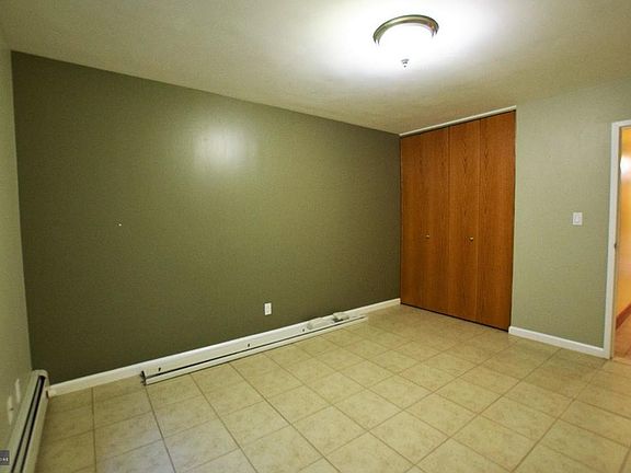4th image of 250 Columbia St #1