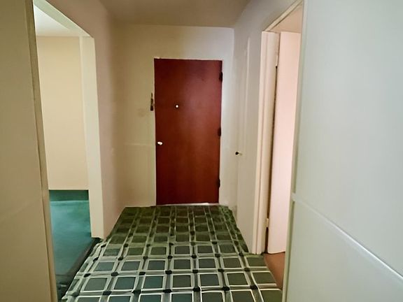 2nd image of 911 Dolby St
