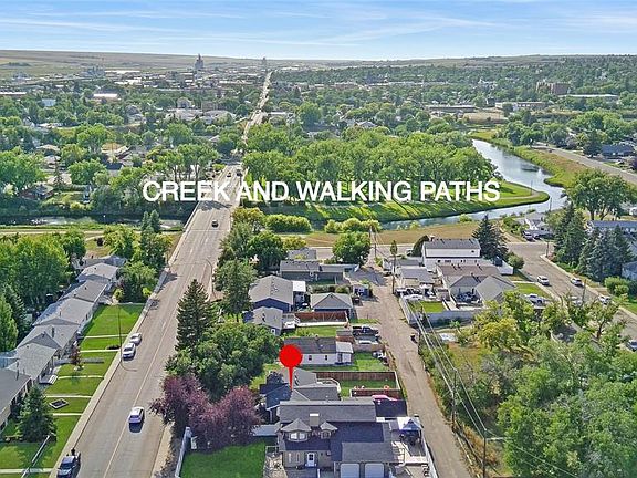 2nd image of 1151 Chaplin STREET E