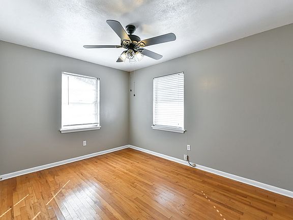 5th image of 112 E Bobwhite Ln