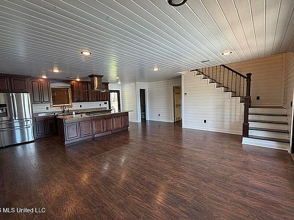 4th image of 65 Mitchell Rd