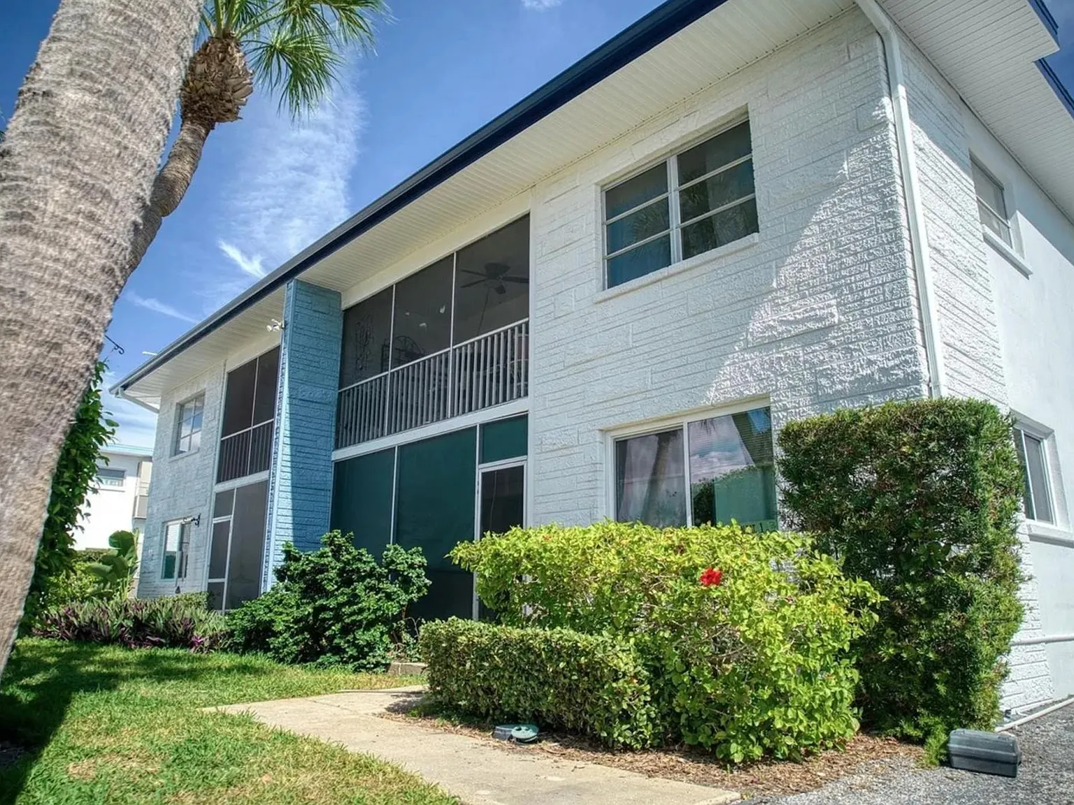 2 bed, 1100 sqft, $2,100 — Photo 4