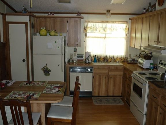 5th image of 488 S Greenway Dr