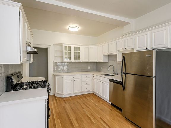 4th image of 2755 Webster St #5