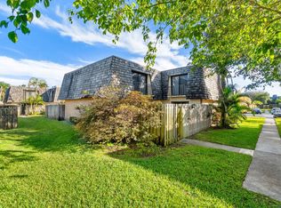 247 Woodland Rd, Palm Springs, FL 33461