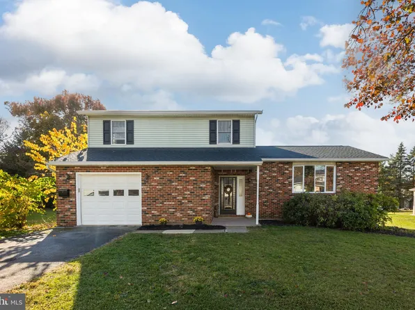 5719 Meadowbrook Dr, Harrisburg, PA 17112